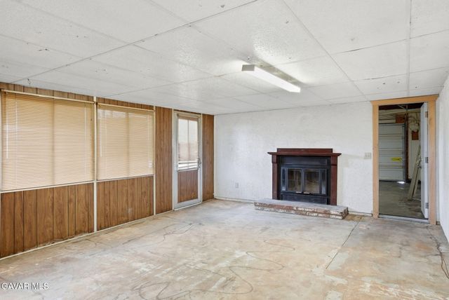 10500 Lonon Avenue, Bakersfield, CA 93312