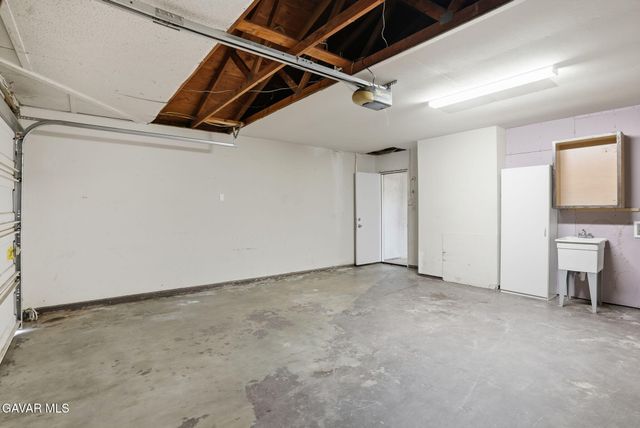 10500 Lonon Avenue, Bakersfield, CA 93312