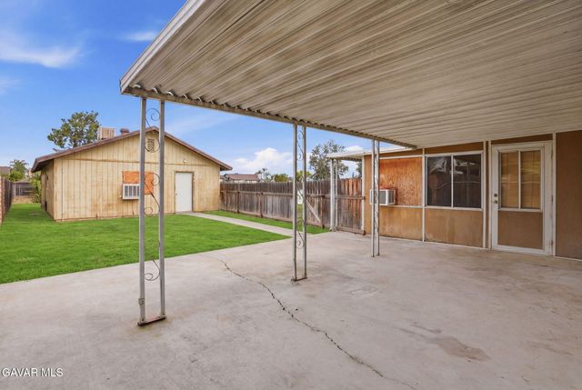 10500 Lonon Avenue, Bakersfield, CA 93312