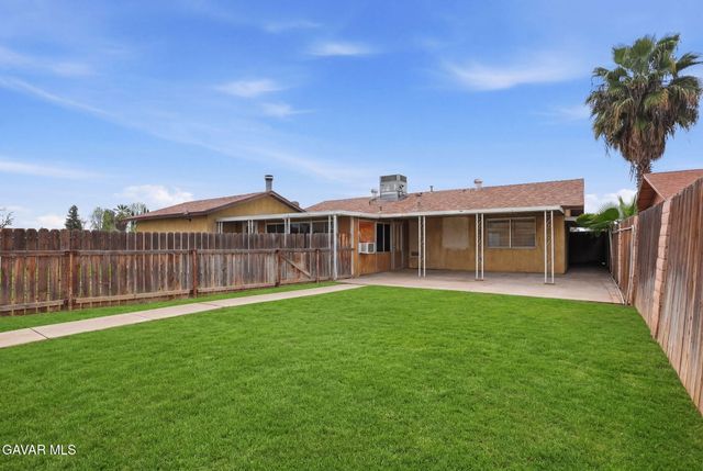 10500 Lonon Avenue, Bakersfield, CA 93312