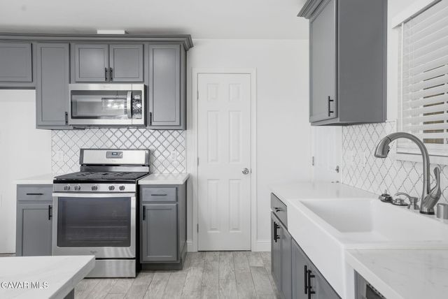 10500 Lonon Avenue, Bakersfield, CA 93312