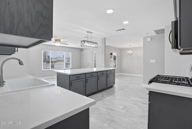 10500 Lonon Avenue, Bakersfield, CA 93312