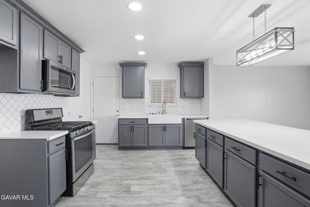 10500 Lonon Avenue, Bakersfield, CA 93312