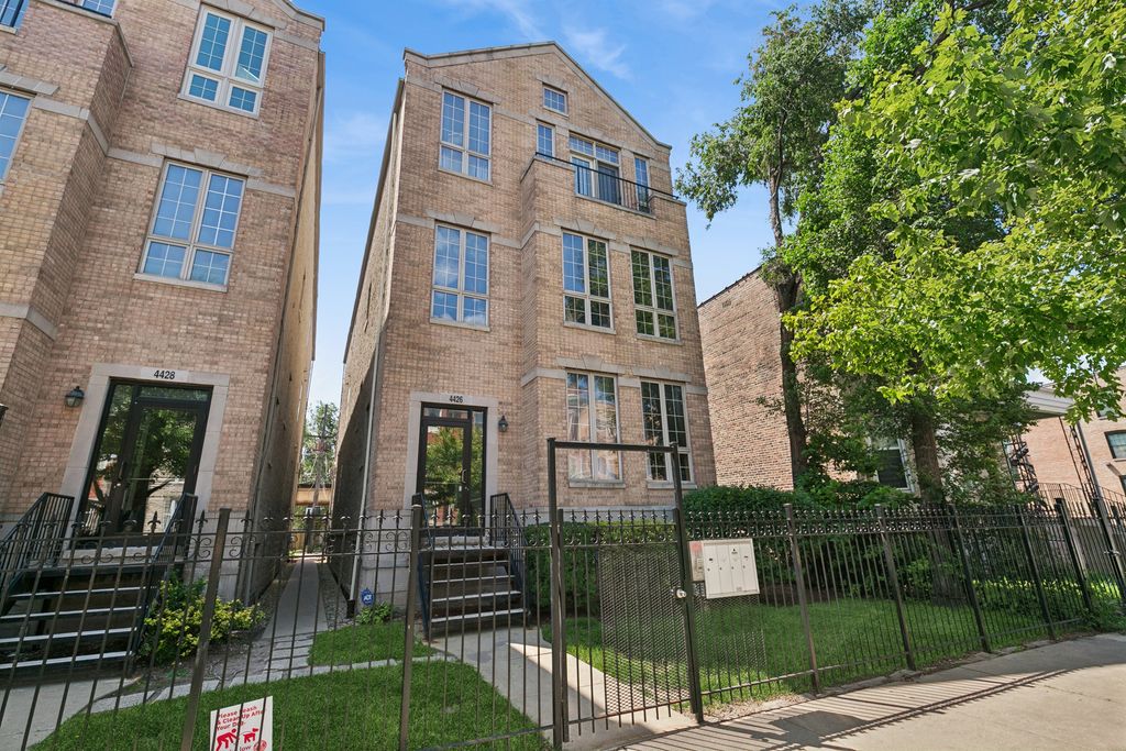 4426 S Calumet Avenue G, Chicago, IL 60653