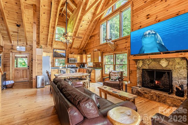 460 Briggs Cove Road, Robbinsville, NC 28771