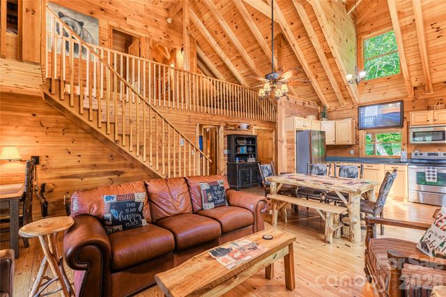 460 Briggs Cove Road, Robbinsville, NC 28771