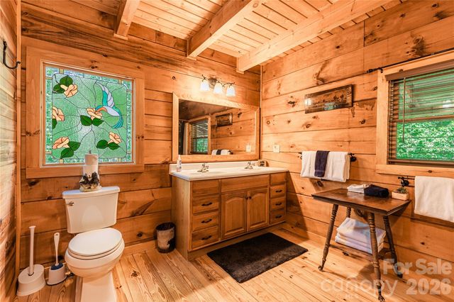 460 Briggs Cove Road, Robbinsville, NC 28771