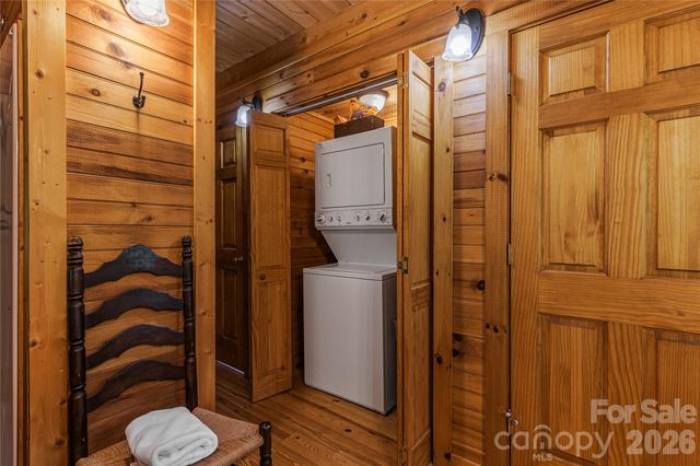 460 Briggs Cove Road, Robbinsville, NC 28771