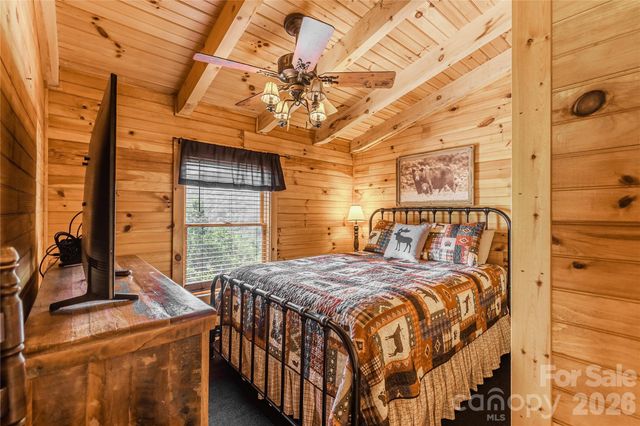 460 Briggs Cove Road, Robbinsville, NC 28771