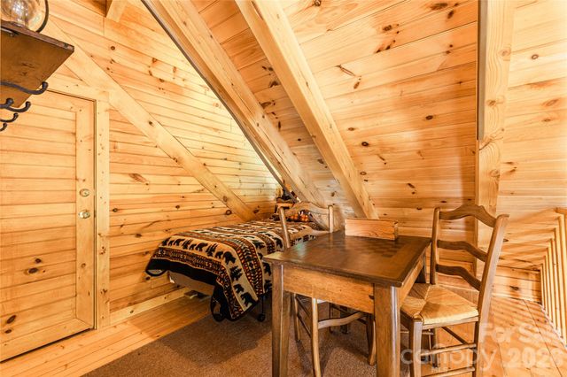 460 Briggs Cove Road, Robbinsville, NC 28771