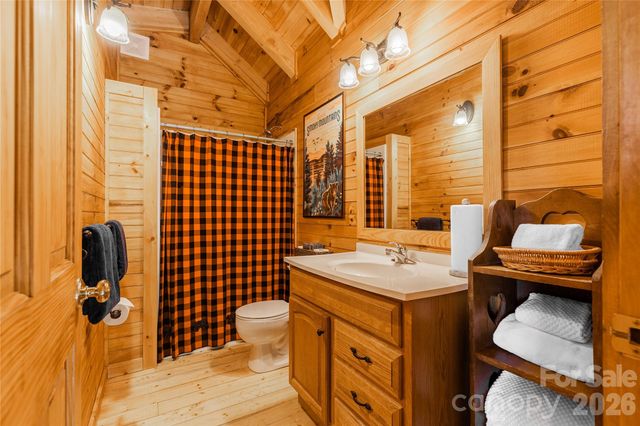 460 Briggs Cove Road, Robbinsville, NC 28771