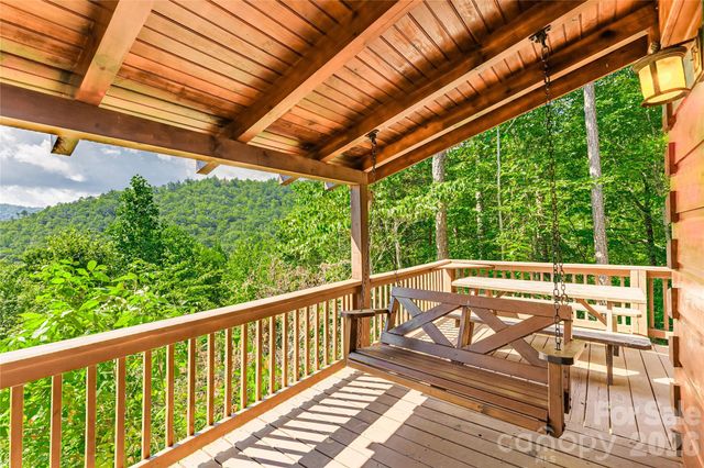 460 Briggs Cove Road, Robbinsville, NC 28771