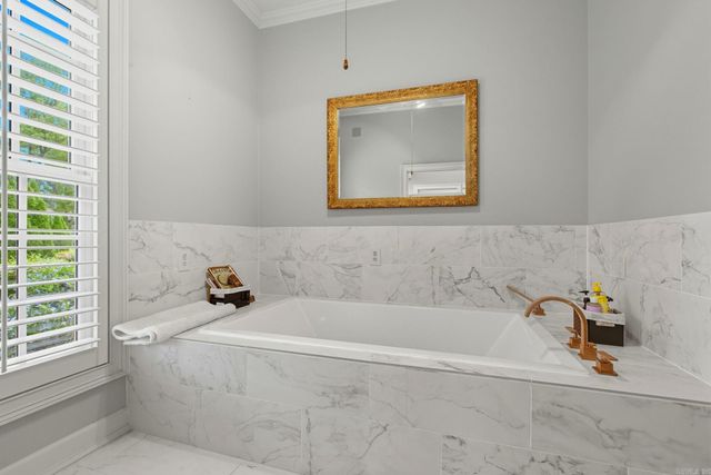 37 Chenal Circle, Little Rock, AR 72223