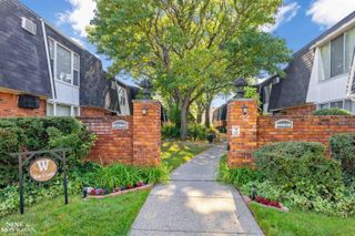 13333 W Nine Mile Road, Oak Park, MI 48237