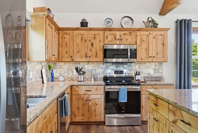 1 Grand Drive, Blue Eye, MO 65611
