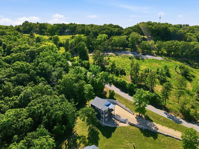 1 Grand Drive, Blue Eye, MO 65611