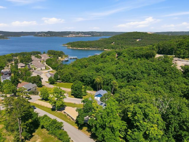 1 Grand Drive, Blue Eye, MO 65611