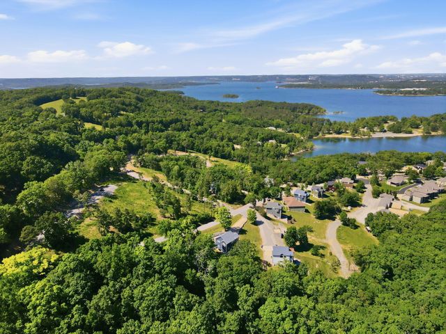 1 Grand Drive, Blue Eye, MO 65611