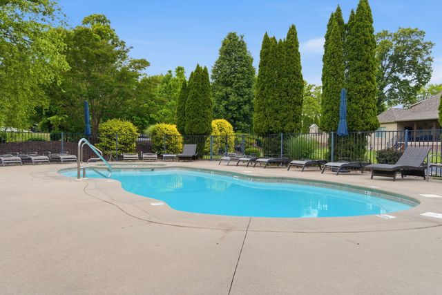 1 Grand Drive, Blue Eye, MO 65611