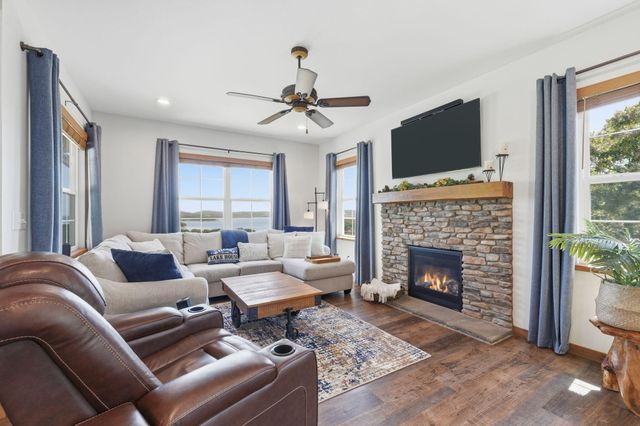 1 Grand Drive, Blue Eye, MO 65611