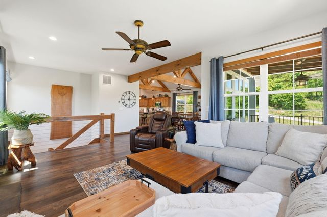 1 Grand Drive, Blue Eye, MO 65611