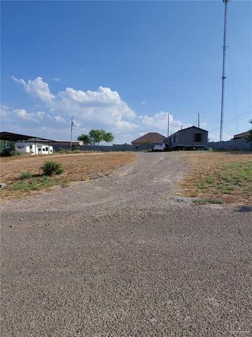 111 Ramona Boulevard, Rio Grande City, TX 78582