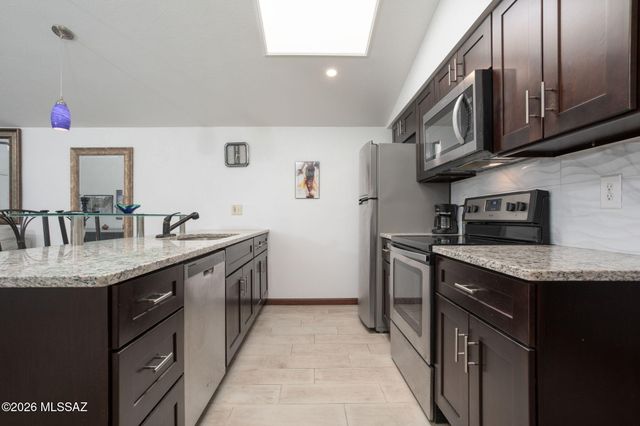 990 W Paria Lane, Tucson, AZ 85704