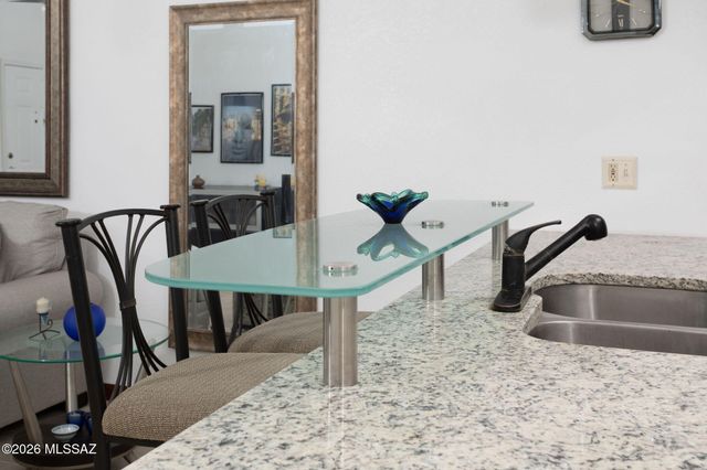 990 W Paria Lane, Tucson, AZ 85704