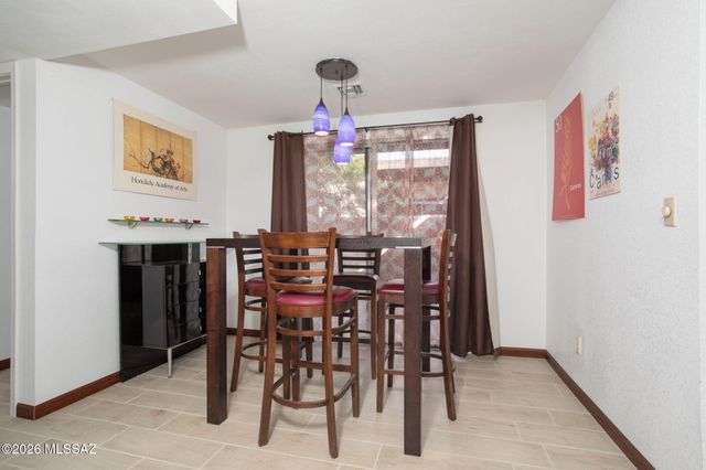 990 W Paria Lane, Tucson, AZ 85704