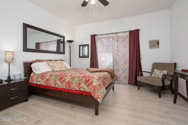 990 W Paria Lane, Tucson, AZ 85704