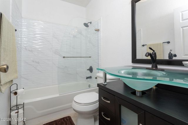 990 W Paria Lane, Tucson, AZ 85704