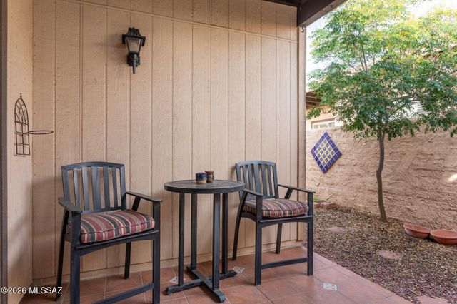 990 W Paria Lane, Tucson, AZ 85704