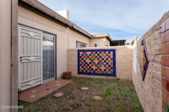 990 W Paria Lane, Tucson, AZ 85704