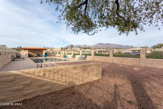 990 W Paria Lane, Tucson, AZ 85704