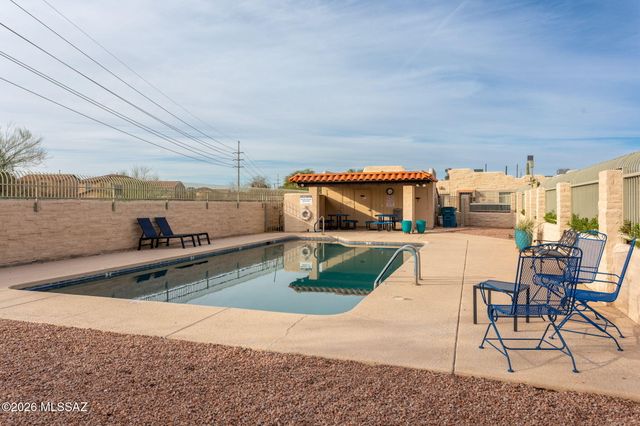 990 W Paria Lane, Tucson, AZ 85704