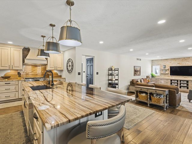 14161 Hickory Rise Court, Roscoe, IL 61073