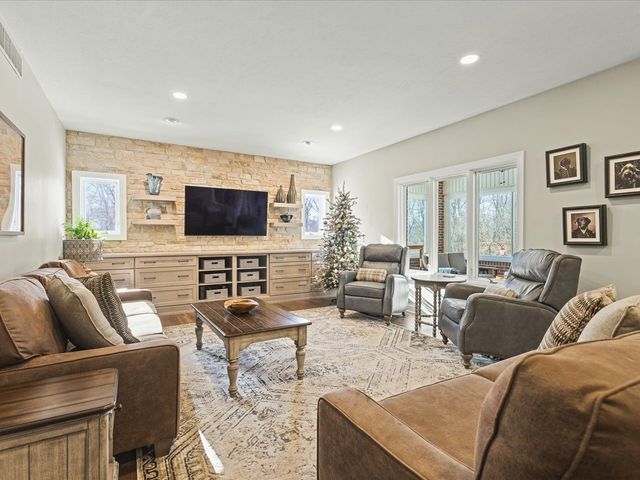 14161 Hickory Rise Court, Roscoe, IL 61073