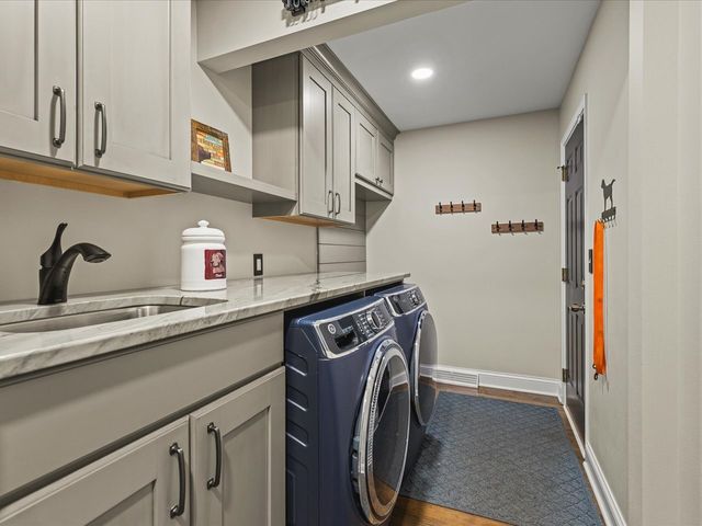 14161 Hickory Rise Court, Roscoe, IL 61073