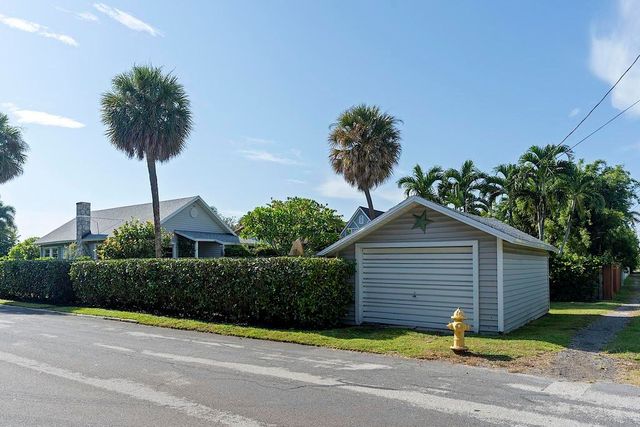 629 N Lakeside Drive, Lake Worth Beach, FL 33460
