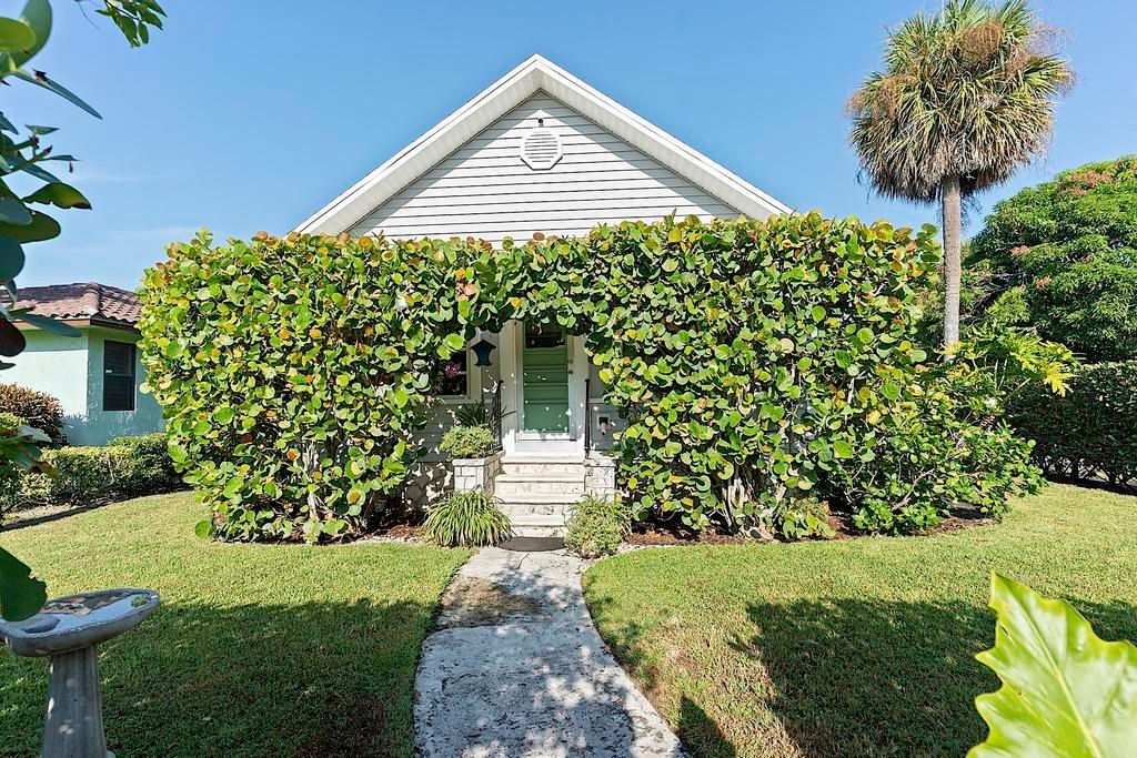 629 N Lakeside Drive, Lake Worth Beach, FL 33460