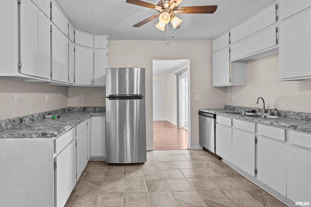 3438 TAYLOR Street, Davenport, IA 52806