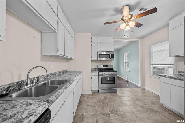 3438 TAYLOR Street, Davenport, IA 52806