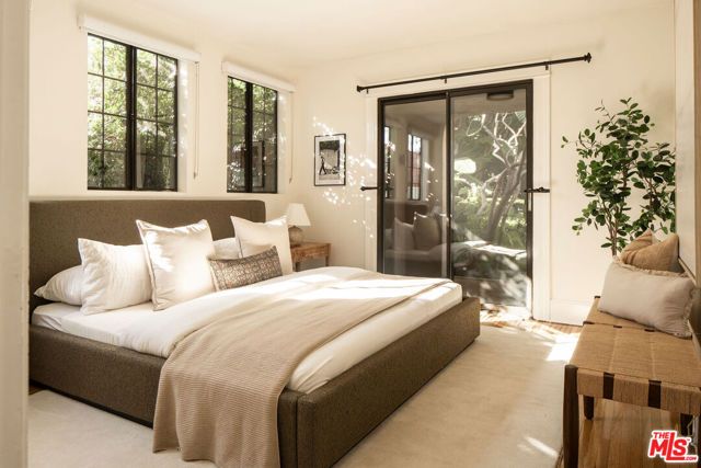 1518 N Stanley Avenue, Los Angeles, CA 90046