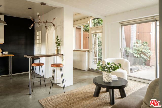 1518 N Stanley Avenue, Los Angeles, CA 90046