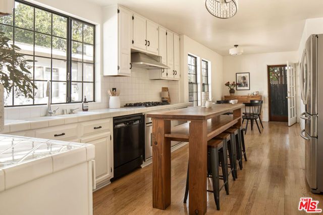 1518 N Stanley Avenue, Los Angeles, CA 90046