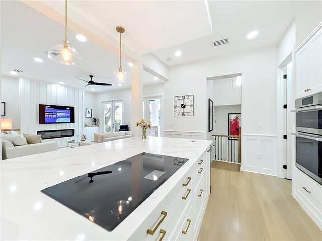 217 W BAY STREET, Winter Garden, FL 34787