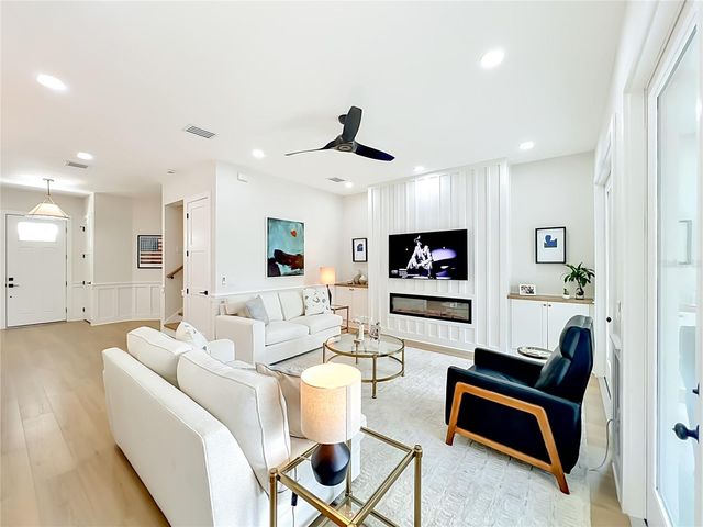 217 W BAY STREET, Winter Garden, FL 34787