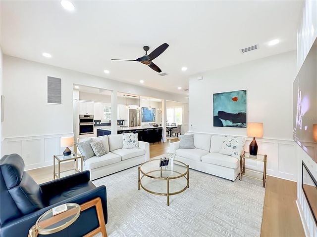 217 W BAY STREET, Winter Garden, FL 34787