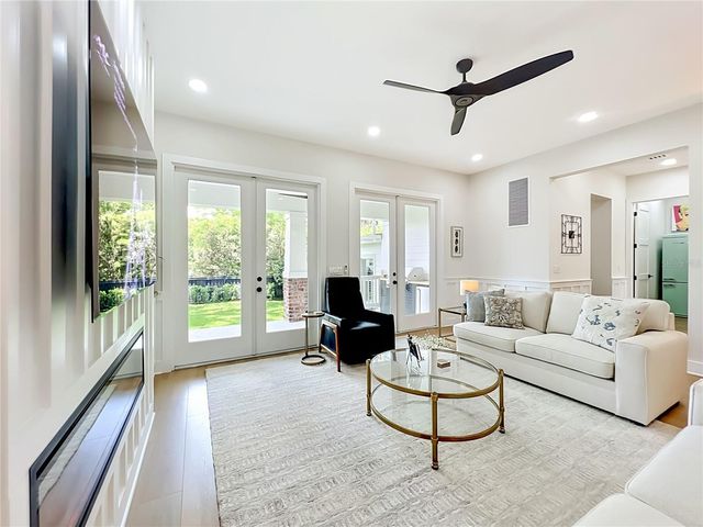 217 W BAY STREET, Winter Garden, FL 34787