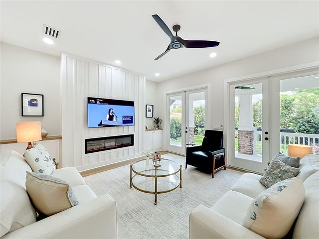 217 W BAY STREET, Winter Garden, FL 34787
